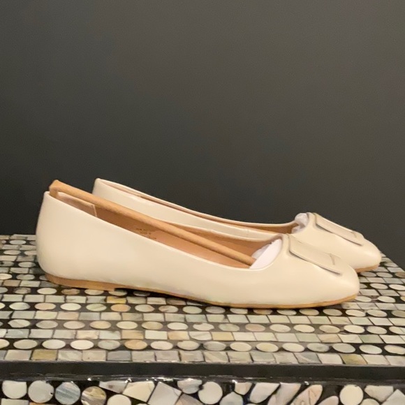 DELETES 4 GOOD MIDNIGHT TONIGHT JOURNEE Zimia Beige Flats Size 8 NIB - Picture 2 of 5